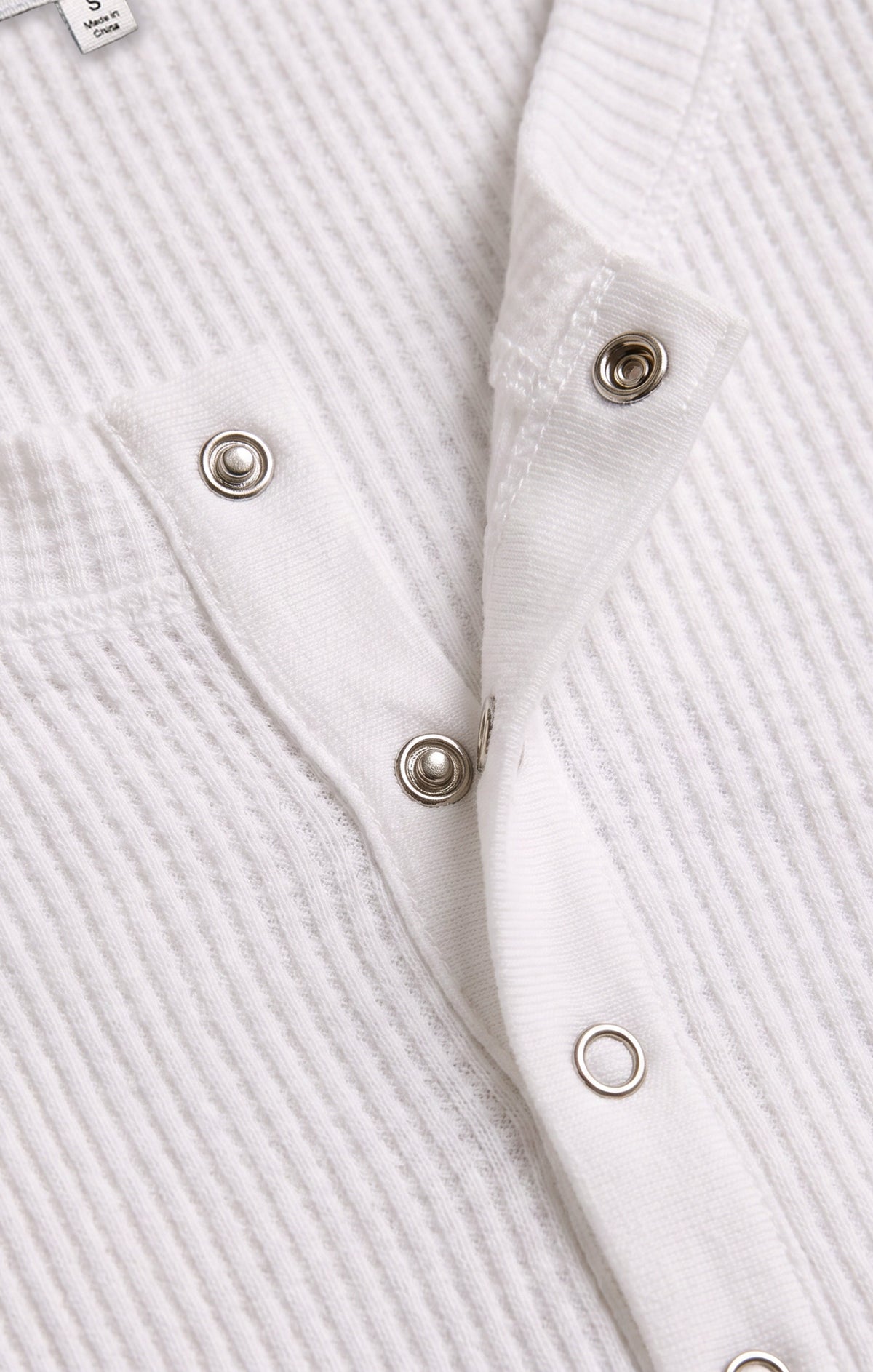 Albany Waffle Snap Front Top